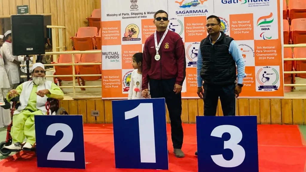 Indian Army: Vision-Impaired Officer Lt Col C Dwarakesh Wins Gold Medal in 10m Air Rifle VIP Category, Sets National Record