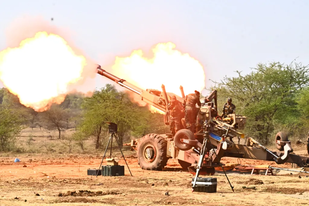 AGNI WARRIOR-2024: सिंगापुर और भारतीय सेना के बीच समाप्त हुआ संयुक्त सैन्य अभ्यास, देवलाली फील्ड फायरिंग रेंज में भारतीय सेना ने दिखाई अपनी फायर पावर 8 AGNI WARRIOR-2024: Joint Military Exercise Between Singapore and Indian Army Concludes, Indian Army Demonstrates Firepower at Devlali Field Firing Ranges