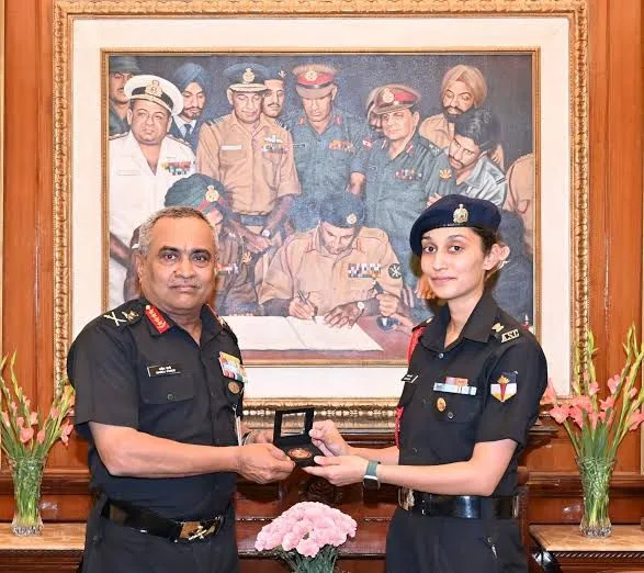 Indian Army: Historic Photo Disappears from Army Chief's Office Wall, Former Officers Question if Government is Overlooking Indian Army's Glorious Victory