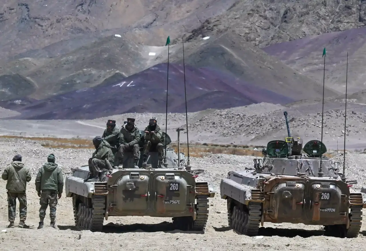 Eastern Ladakh: हानले से फोटी ला तक सेना की तैयारियां होंगी और मजबूत, गोला-बारूद भंडारण के लिए सरकार से मिली बड़ी मंजूरी 3 Eastern Ladakh: Hanle to Fotu La, Army Gets Major Boost with Ammunition Storage Approval Eastern Ladakh: Hanle to Fotu La, Army Gets Major Boost with Ammunition Storage Approval Eastern Ladakh: Hanle to Fotu La, Army Gets Major Boost with Ammunition Storage Approval