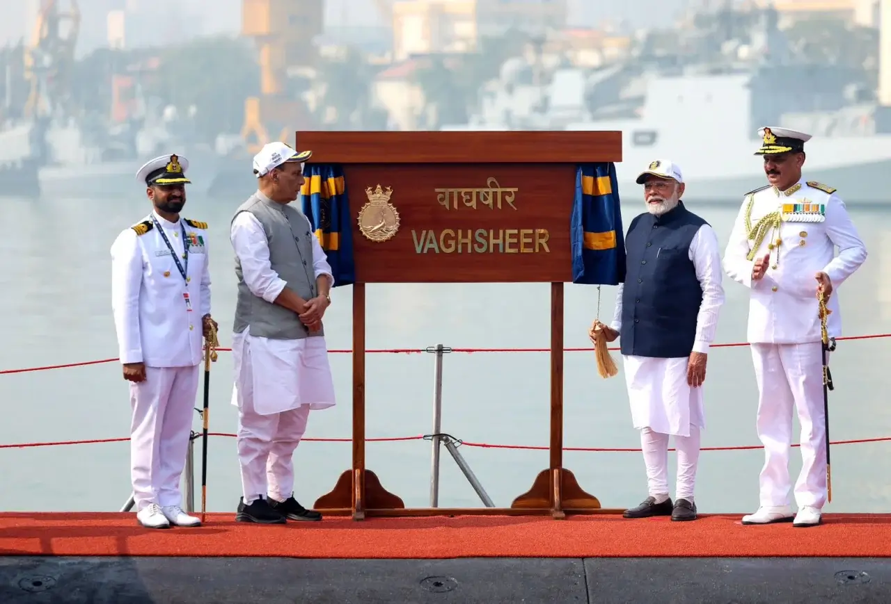 PM Modi Dedicates INS Surat, INS Nilgiri, and INS Vaghsheer to the Nation in Mumbai