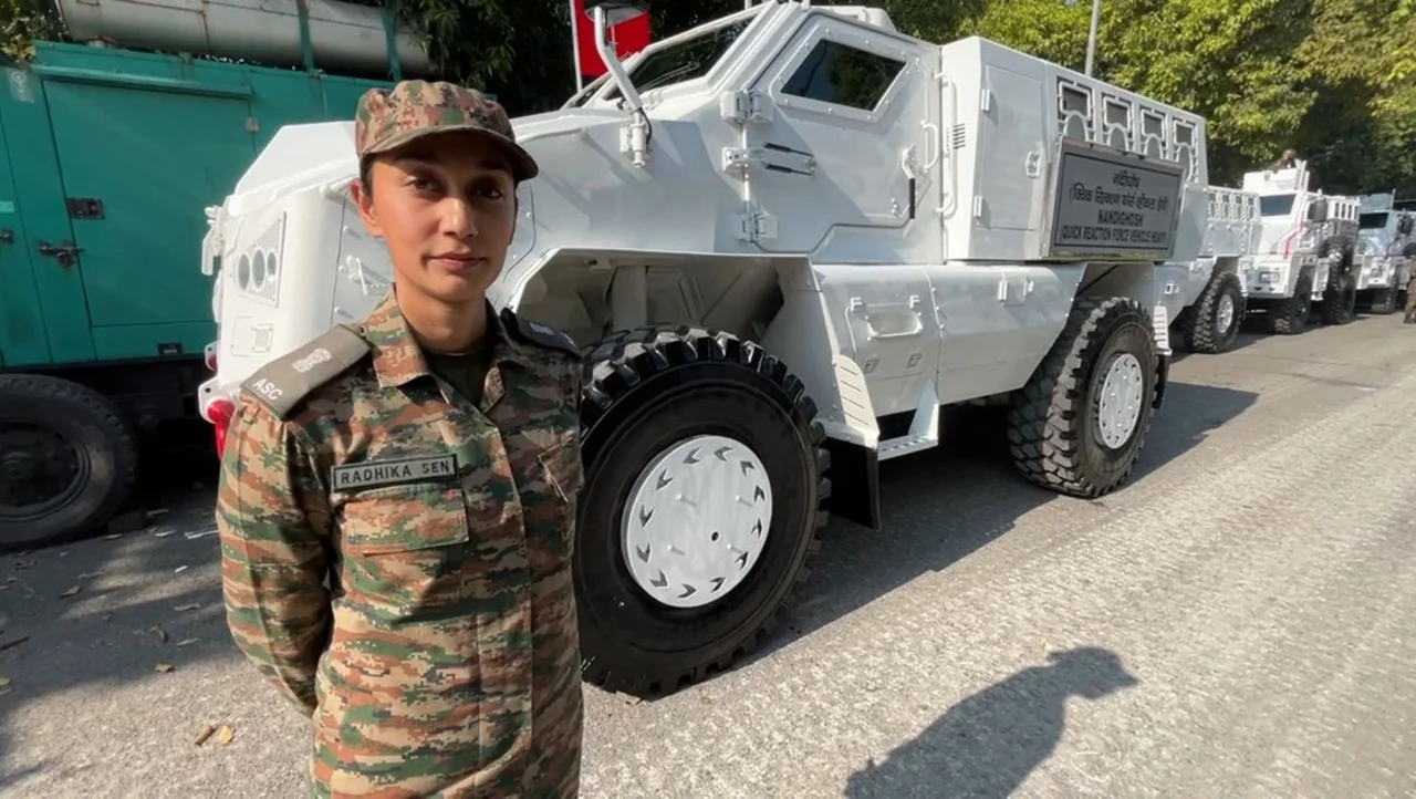 Indian Army: कौन हैं मेजर राधिका सेन? IIT करने के बाद जॉइन की इंडियन आर्मी, मिला चुका है संयुक्त राष्ट्र से ये खास अवॉर्ड 1 Indian Army: Who is Major Radhika Sen? IIT Graduate Turned Army Officer Honored by UN