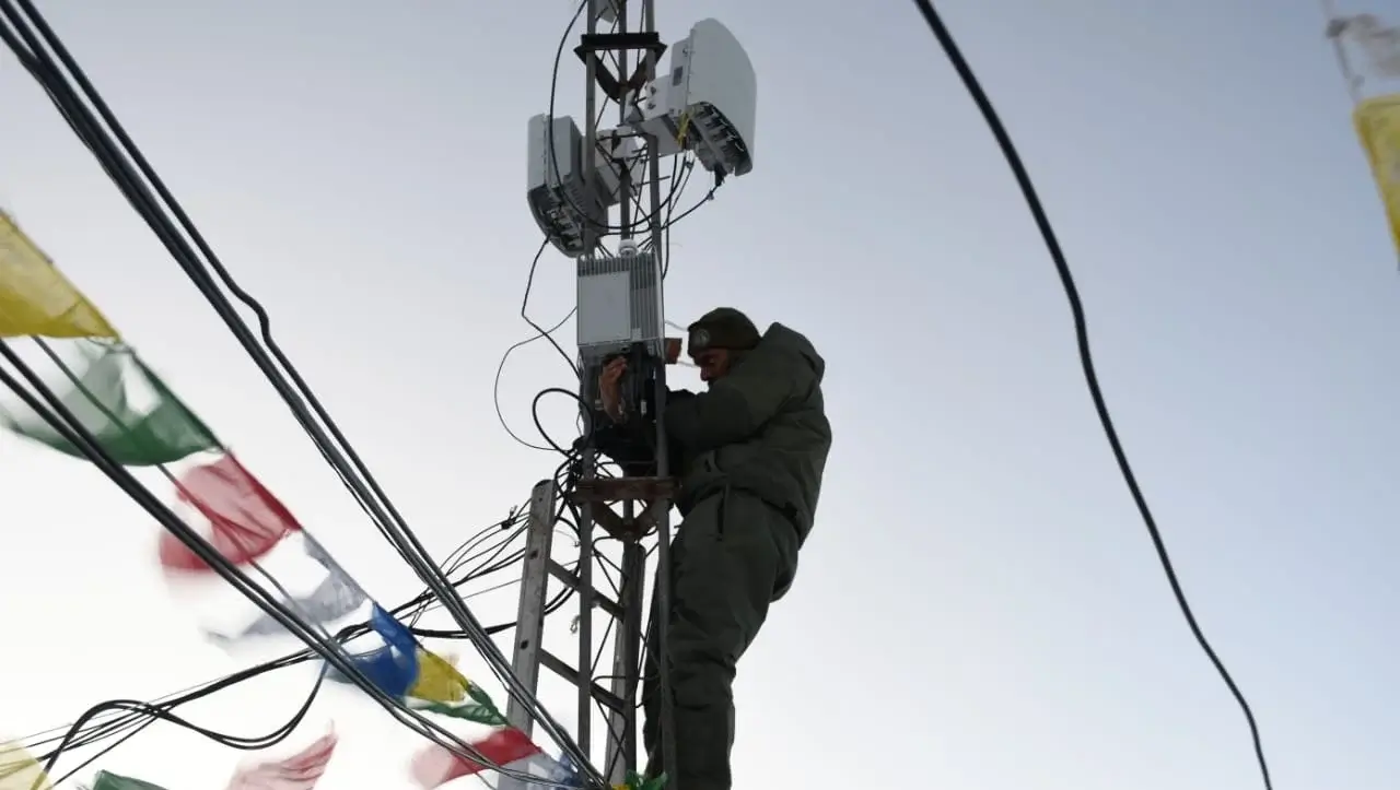 Siachen 5G Network: सेना की ‘फायर एंड फ्यूरी कॉर्प्स’ ने रचा इतिहास, दुनिया के सबसे ऊंचे युद्धक्षेत्र सियाचिन में अब जवानों को मिलेगा 5जी इंटरनेट 7 Siachen 5G Network: Fire and Fury Corps Makes History, Brings 5G to the World’s Highest Battlefield