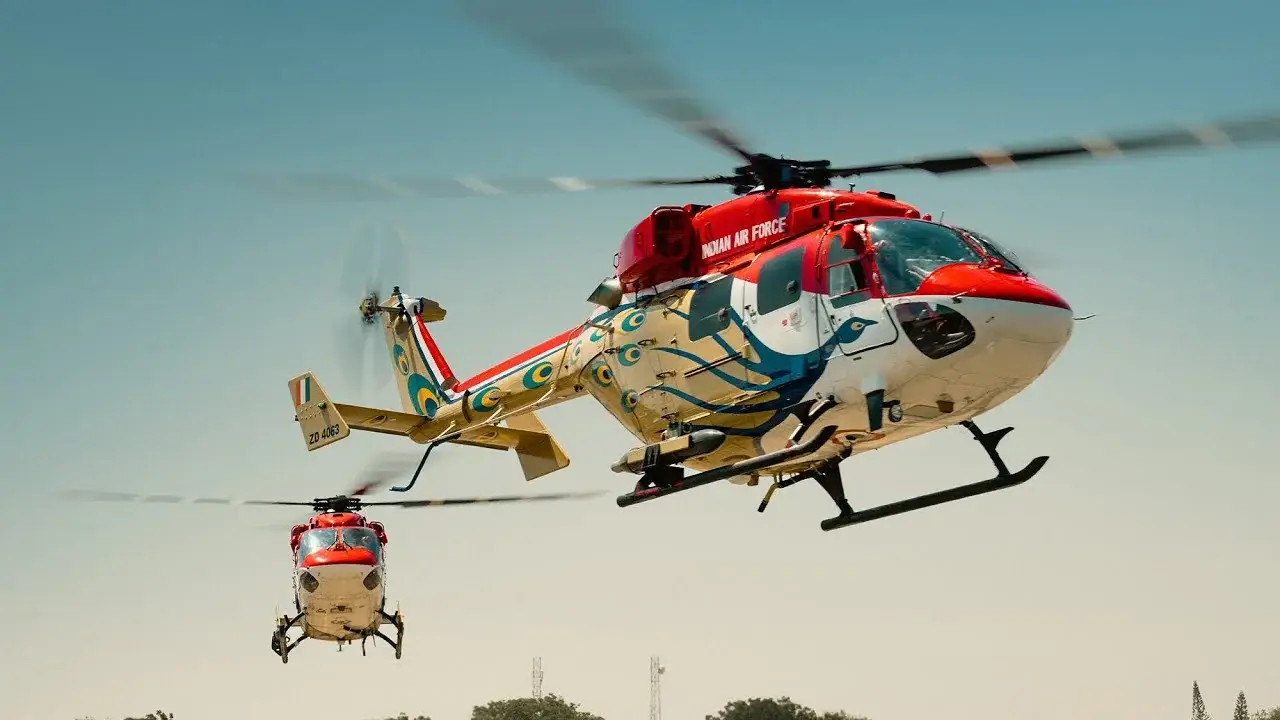 Aero India 2025: एयरो इंडिया शो में दिल लूट लेने वाले करतब नहीं दिखाएगा यह हेलीकॉप्टर! मायूस होंगे दर्शक, यह है वजह 15 Aero India 2025: Sarang Team's Participation in Jeopardy as Dhruv Helicopters Remain Grounded