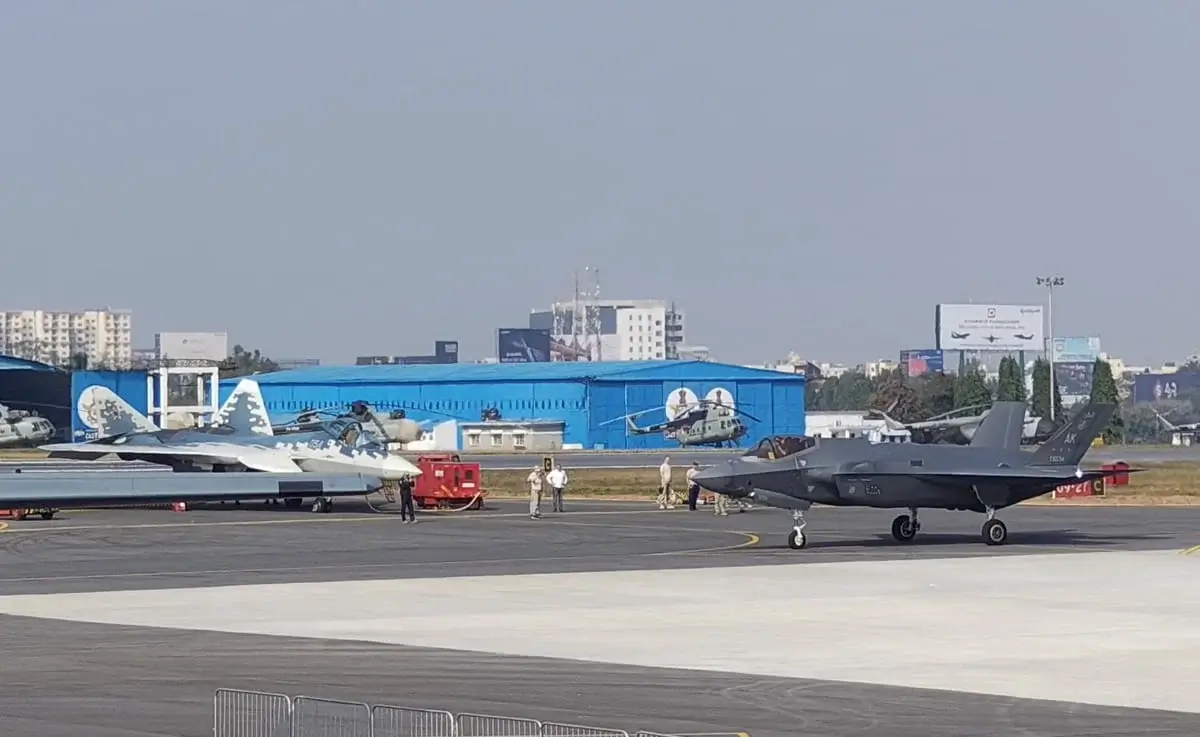 Aero India 2025: बेंगलुरु के आसमान में आमने-सामने रूस और अमेरिका के स्टील्थ फाइटर्स, भारत किस पर लगाएगा दांव, 2028 तक आएगा AMCA 7 aero india 2025 us-russia stealth fighters face off in bengaluru will india bet on amca by 2028