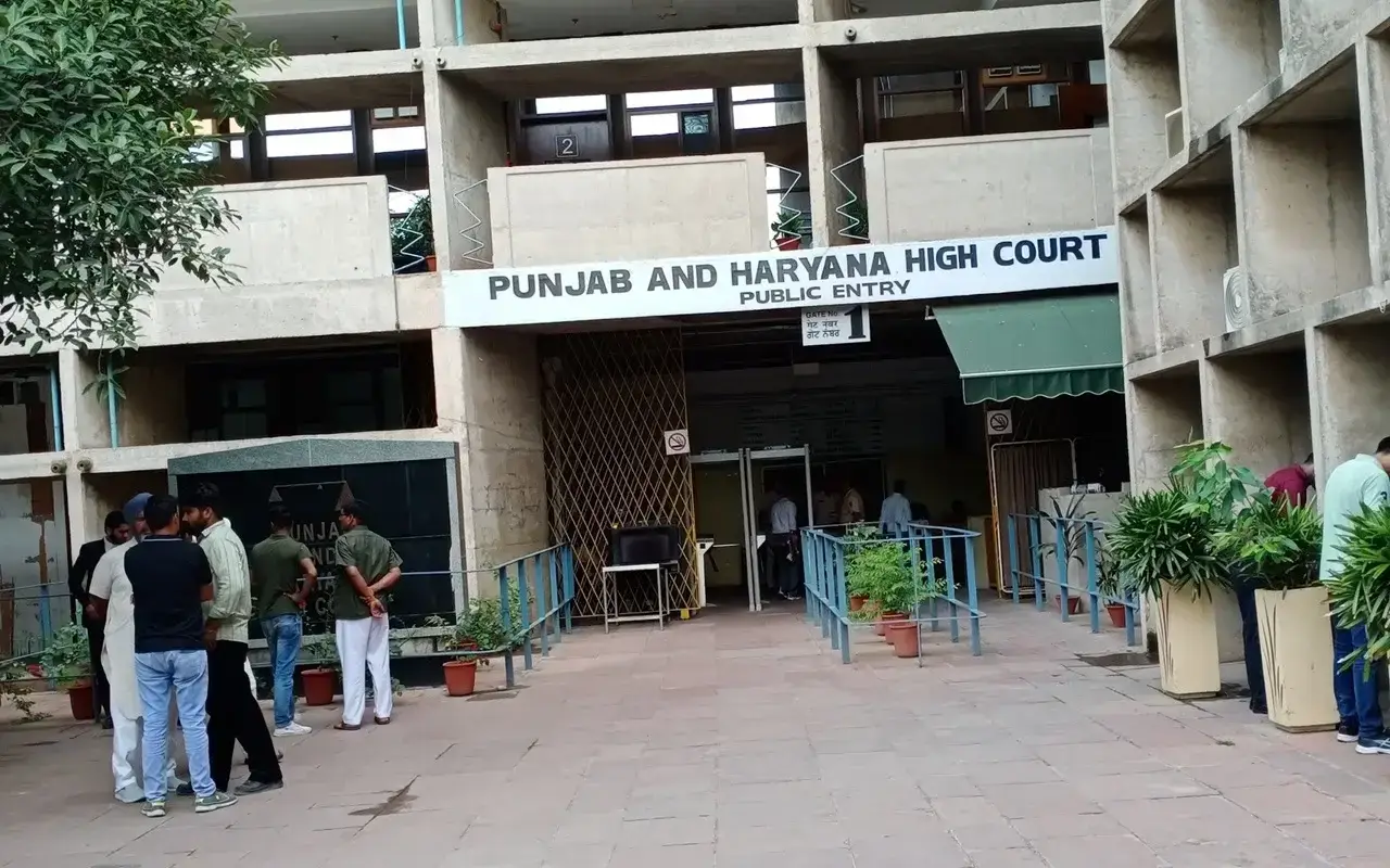 Punjab-Haryana High Court Rules: Armed Forces Personnel Disabled During Service Entitled to Full Pension Benefits 2 Punjab-Haryana High Court Rules- Armed Forces Personnel Disabled During Service Entitled to Full Pension Benefits