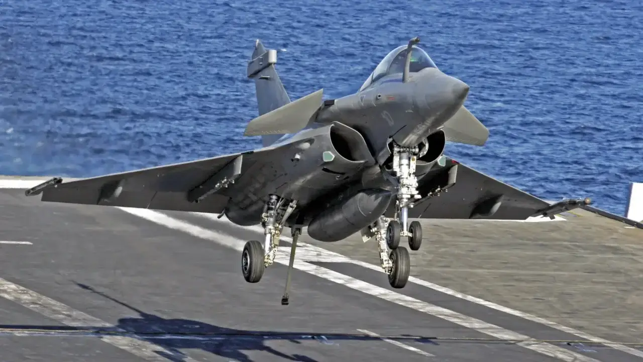 Rafale Marine Jets: Challenges for Indian Navy in Operating Rafale-M on INS Vikrant & INS Vikramaditya!