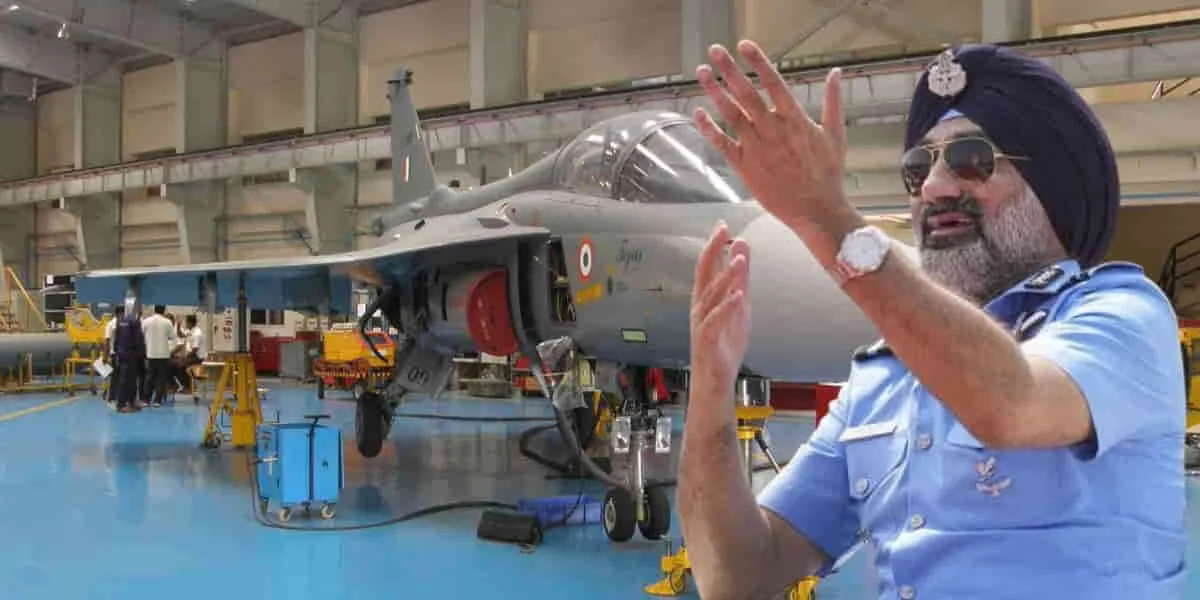 IAF Chief बोले- भारतीय वायुसेना को हर साल चाहिए 35-40 नए फाइटर जेट, निजी क्षेत्र की भागीदारी पर दिया जोर 11 IAF Chief: Indian Air Force Needs 35-40 New Fighter Jets Annually, Stresses Private Sector Involvement