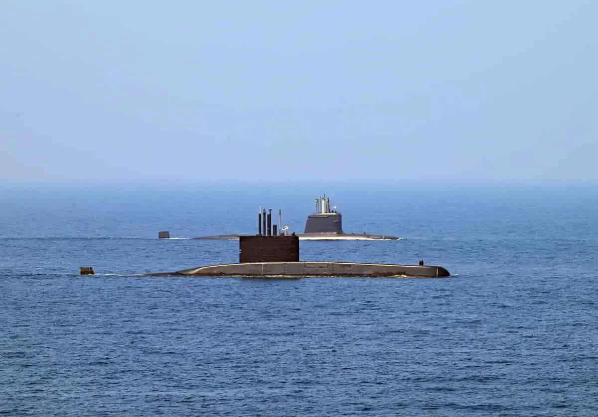 Scorpene Submarines: समंदर में बढ़ेगी भारतीय नौसेना की ताकत, मिलेंगी तीन और स्कॉर्पीन पनडुब्बियां, 36,000 करोड़ रुपये की डील को दी मंजूरी 2 Scorpene Submarines: Indian Navy to Get 3 More Scorpene Subs in Rs 36,000 Cr Deal