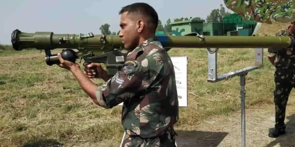 Air Defence System: भारत-पाकिस्तान तनाव के बीच भारतीय सेना का बड़ा फैसला, खरीदेगी 48 VSHORADS लॉन्चर और 85 मिसाइलें 10 Air Defence System: Indian Army to be equipped with VSHORADS missiles