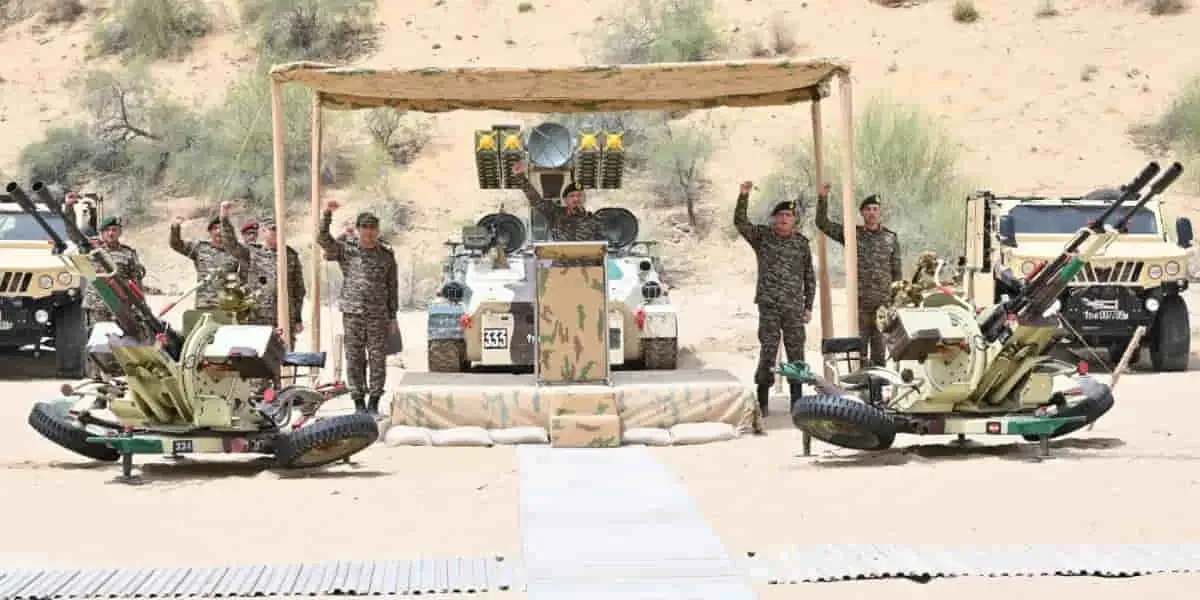 Army Chief Longewala Visit: आर्मी चीफ के लोंगेवाला दौरे के दौरान दिखे 60 के दशक के ये खास हथियार, ऑपरेशन सिंदूर में तुर्की और चीनी ड्रोन इसके आगे हो गए थे फेल 4 Army Chief Longewala Visit: Strela-10M and ZU-23 Anti-Aircraft Guns Spotted