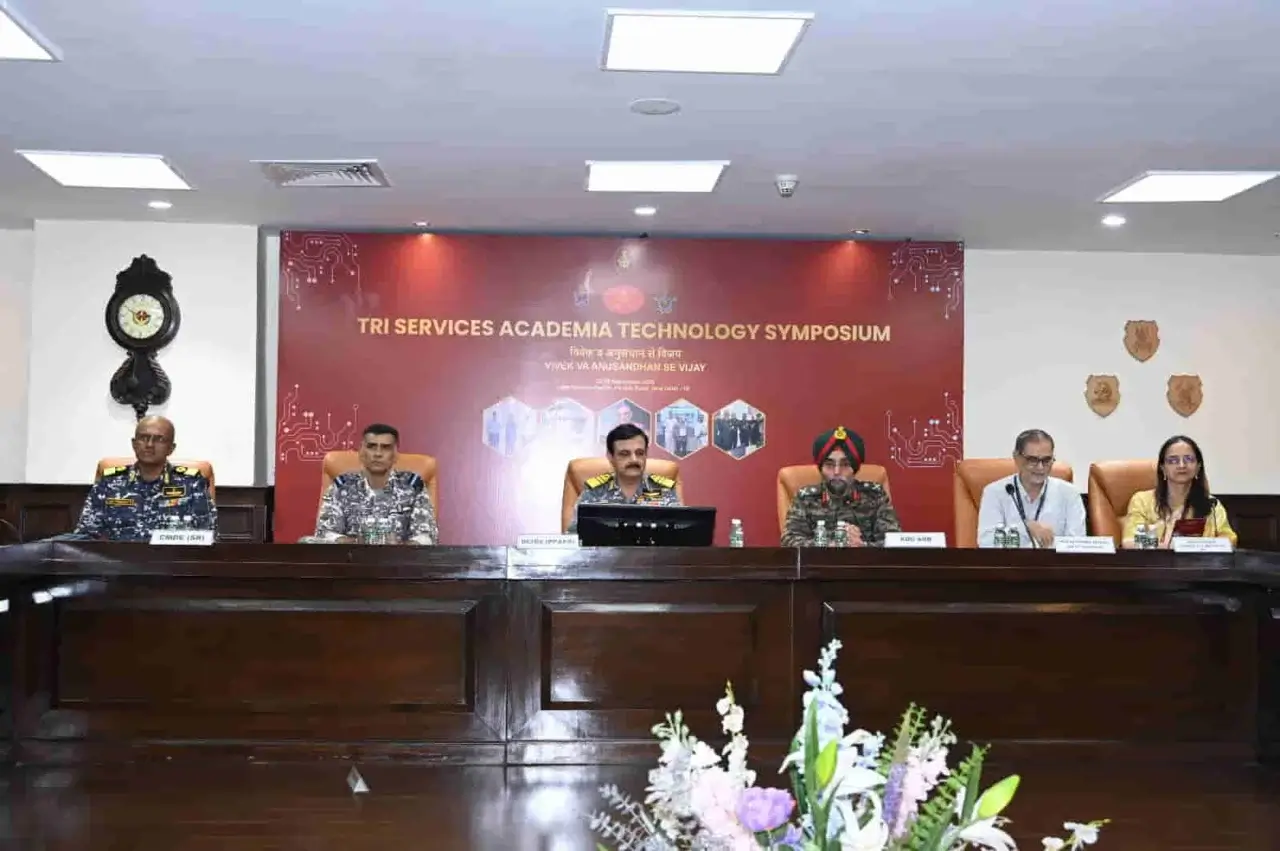 Tri-Services Academia Technology Symposium: रिसर्च एंड डेवलपमेंट में सेना की नई पहल, अब डिफेंस टेक्नोलॉजी के लिए मिलकर काम करेंगे शैक्षणिक संस्थान और सेनाएं 6 Tri-Services Academia Technology Symposium 2025: Indian Armed Forces and Top Institutes Join Hands for Defence Research and development