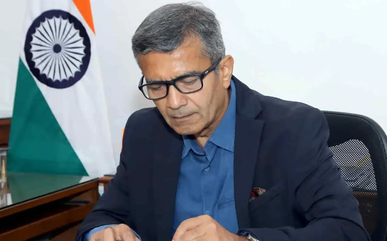 Def Secy on Op Sindoor: ऑपरेशन सिंदूर में भारत ने नहीं खोए राफेल फाइटर जेट, रक्षा सचिव ने कहा- कैप्टन का बयान 'पूरी तरह गलत' 5 Defence Secretary on Operation Sindoor: India Did Not Lose Rafale Jets, Says Captain’s Claim 'Absolutely Incorrect'